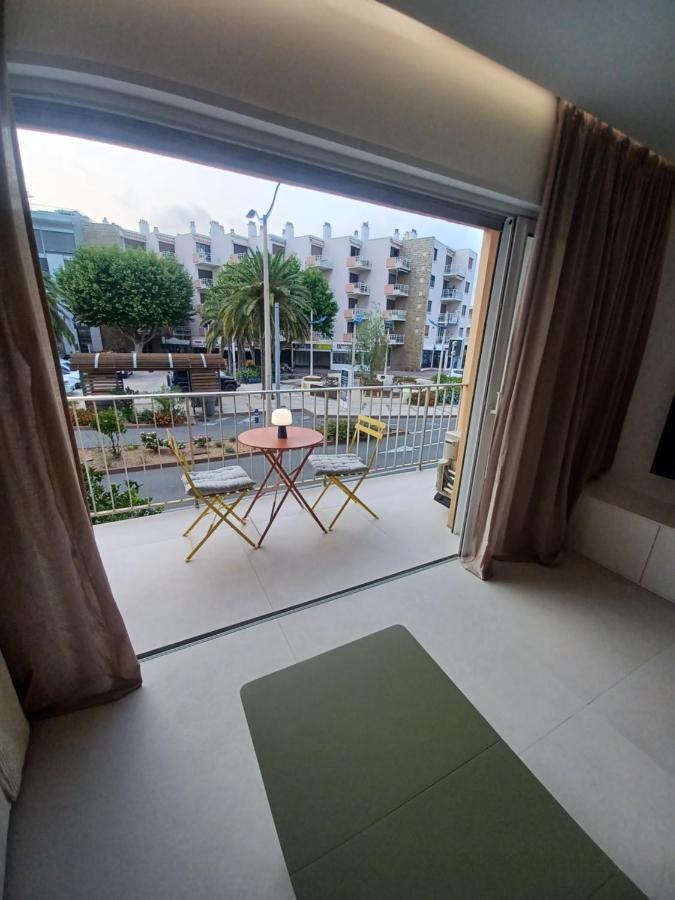 Superbe Appartement A 2 Minutes De La Mer Кавалер-сюр-Мер Экстерьер фото
